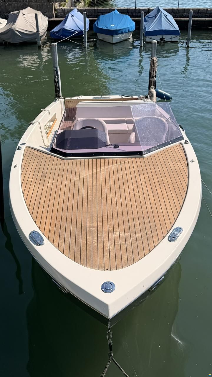 Ganz Boats Ovation 6.8
