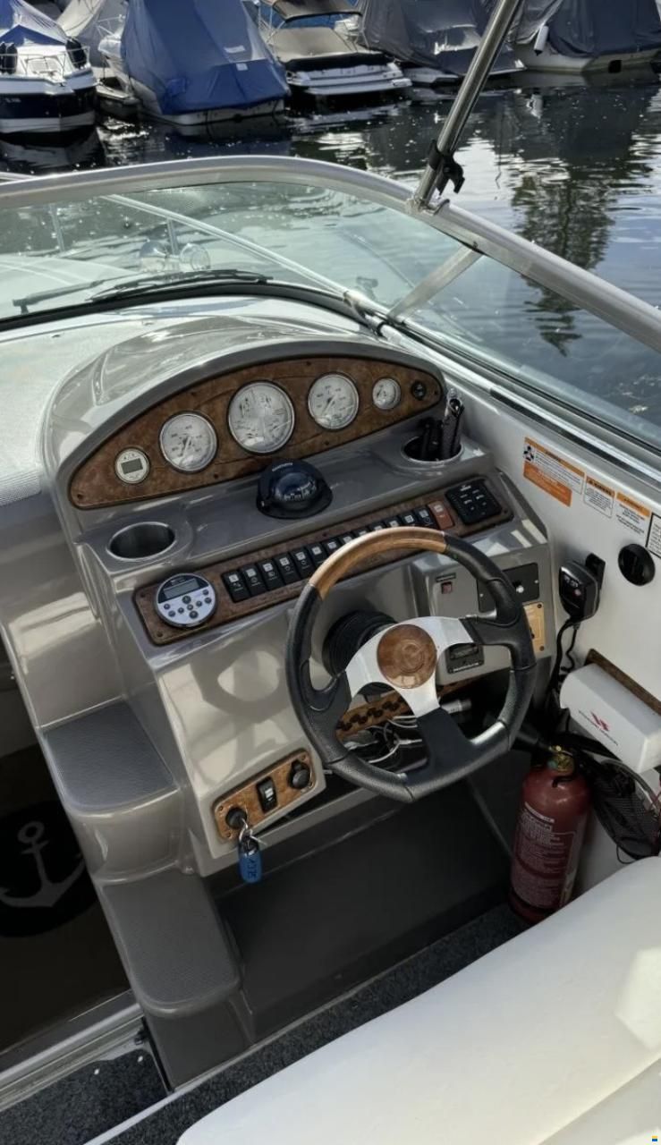 Rinker Express Cruiser
