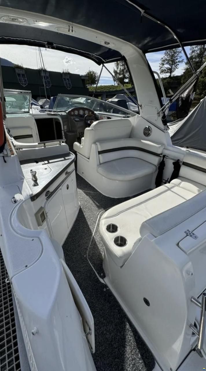 Rinker Express Cruiser