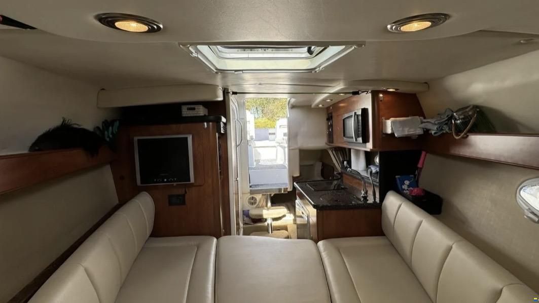 Rinker Express Cruiser