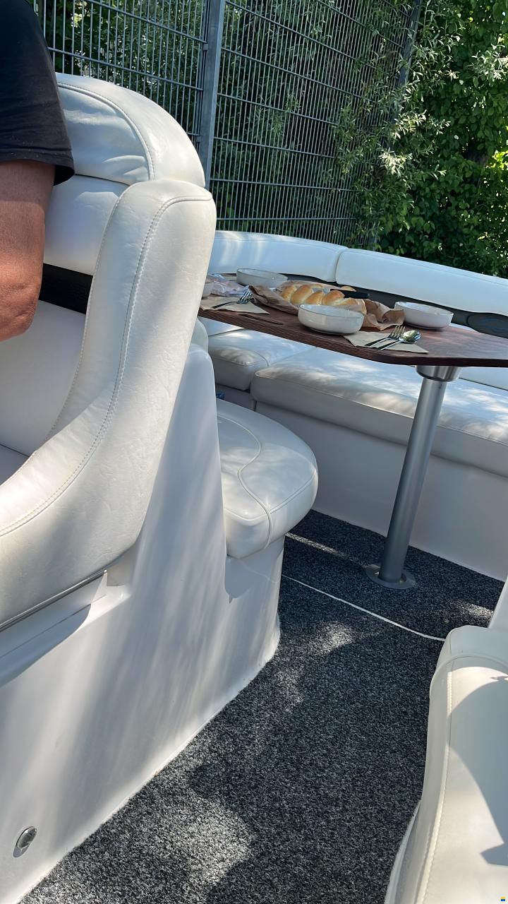Rinker Express Cruiser