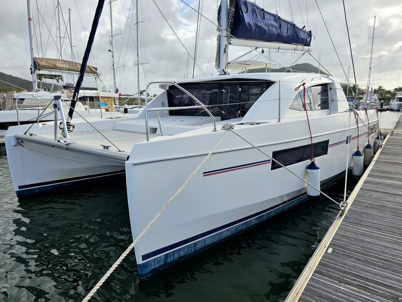 Robertson&Caine Leopard 40