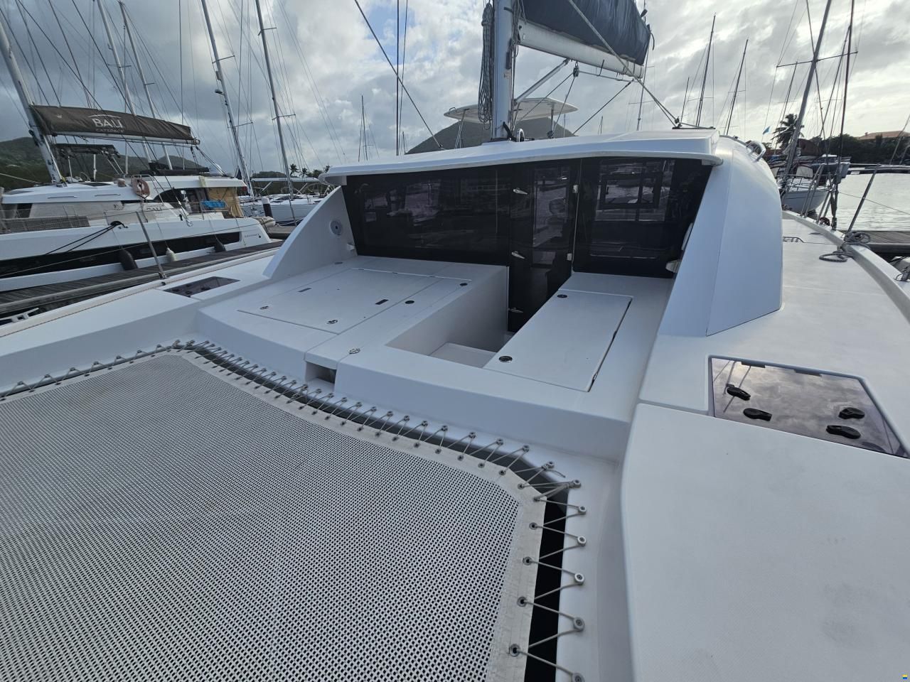 Robertson&Caine Leopard 40