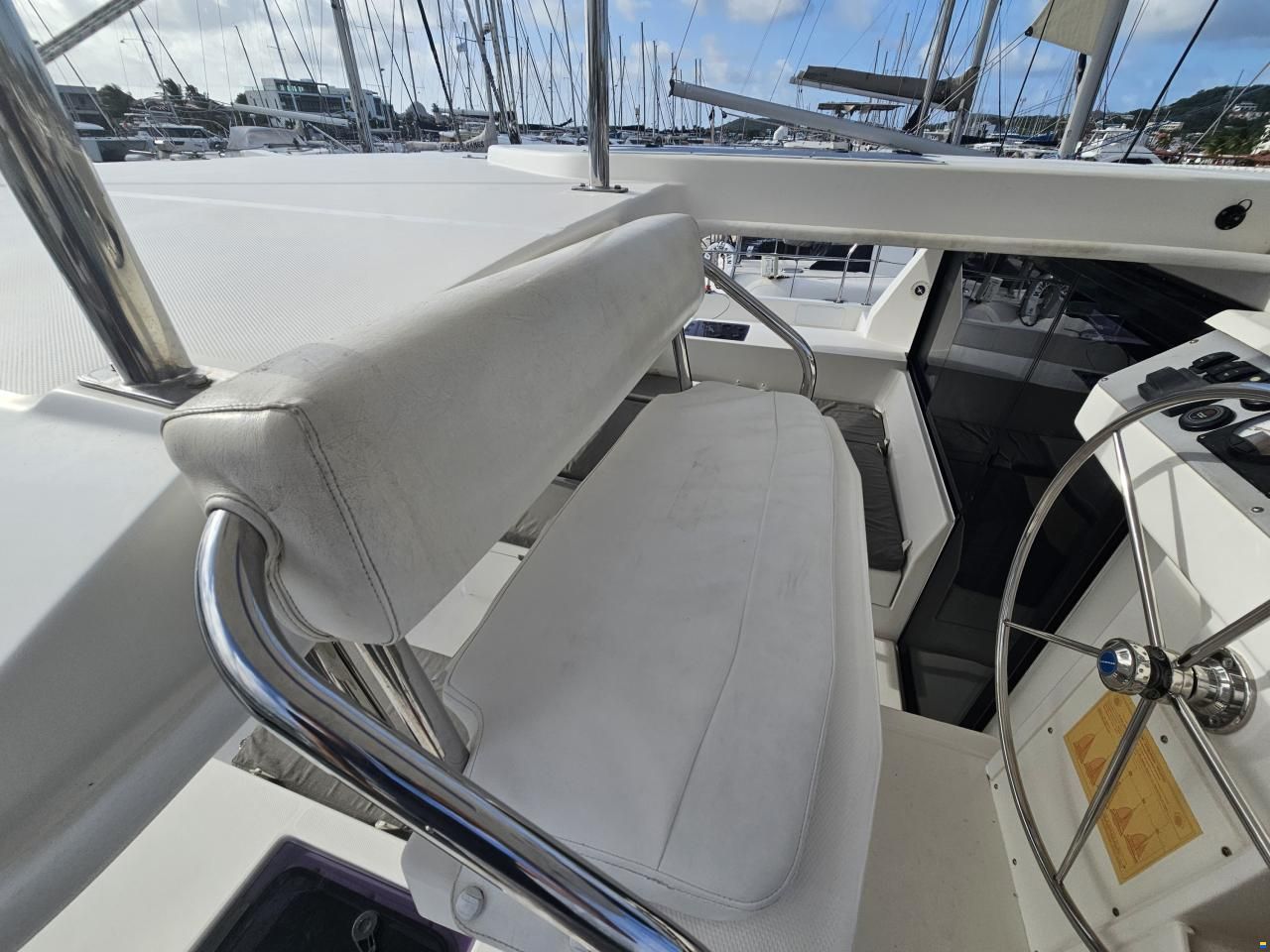 Robertson&Caine Leopard 40