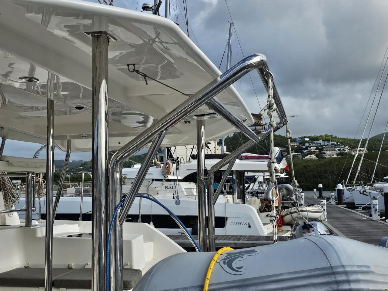 Robertson&Caine Leopard 40