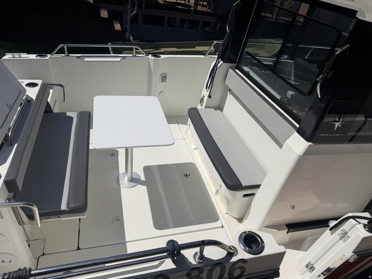 Jeanneau 795 sport