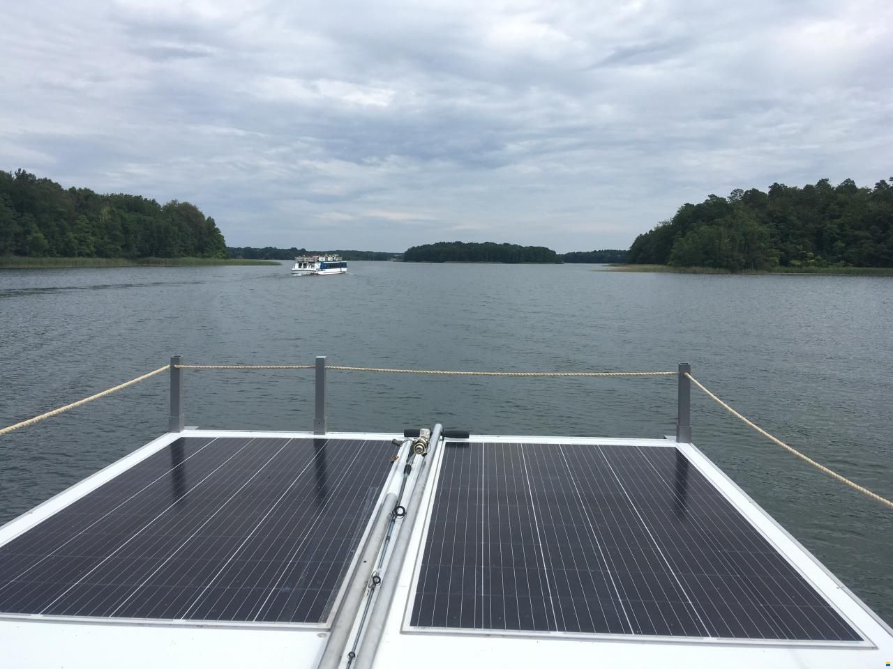 Klunder Solarhausboot