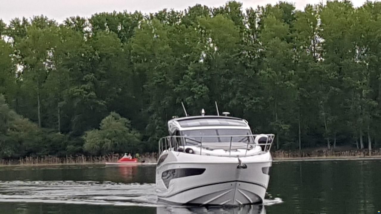 Princess V 50 Hardtop