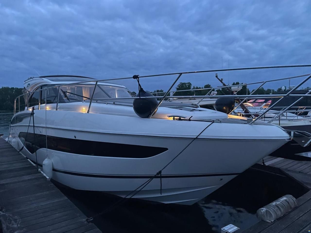 Princess V 50 Hardtop