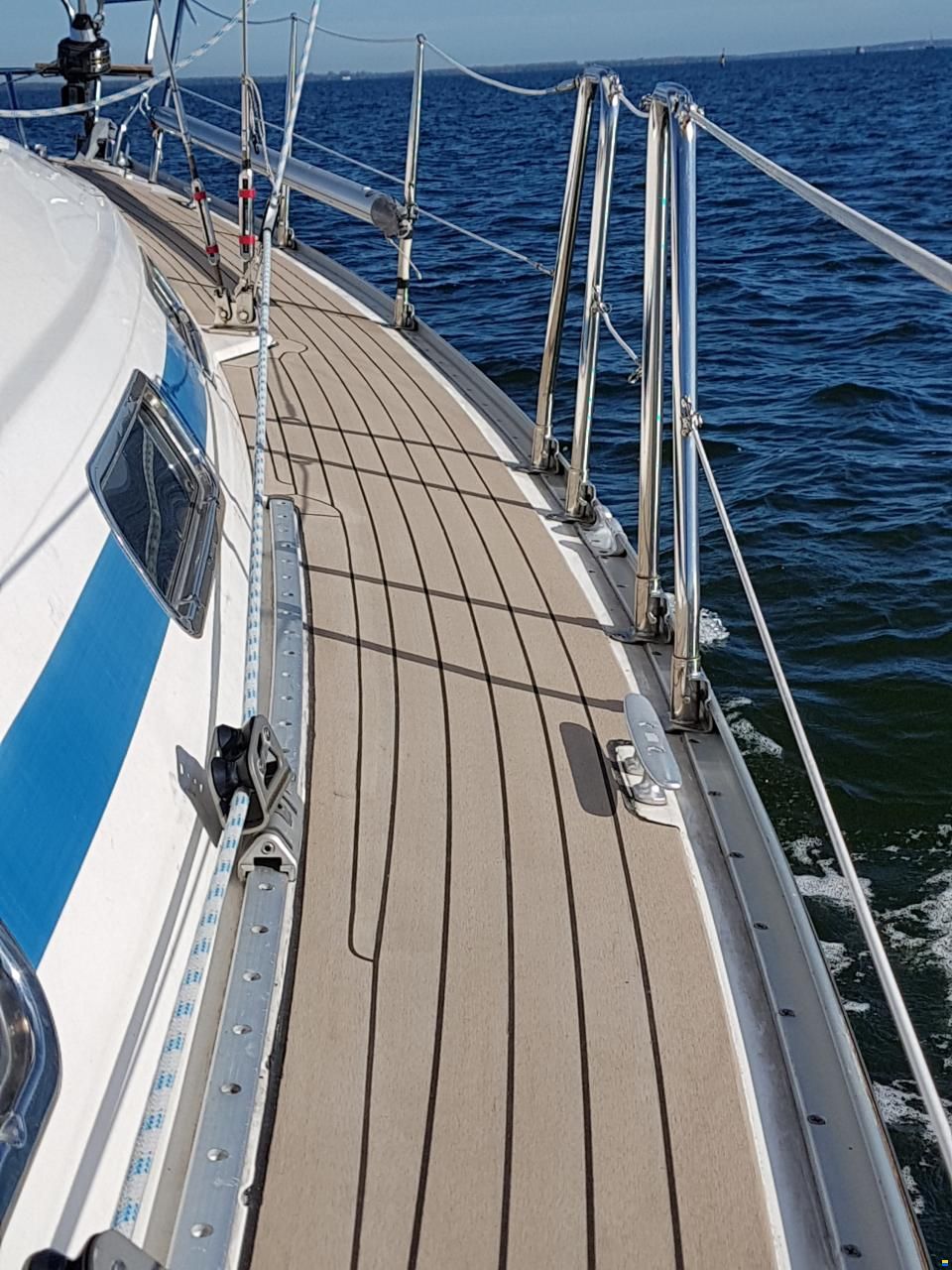 Bavaria 37