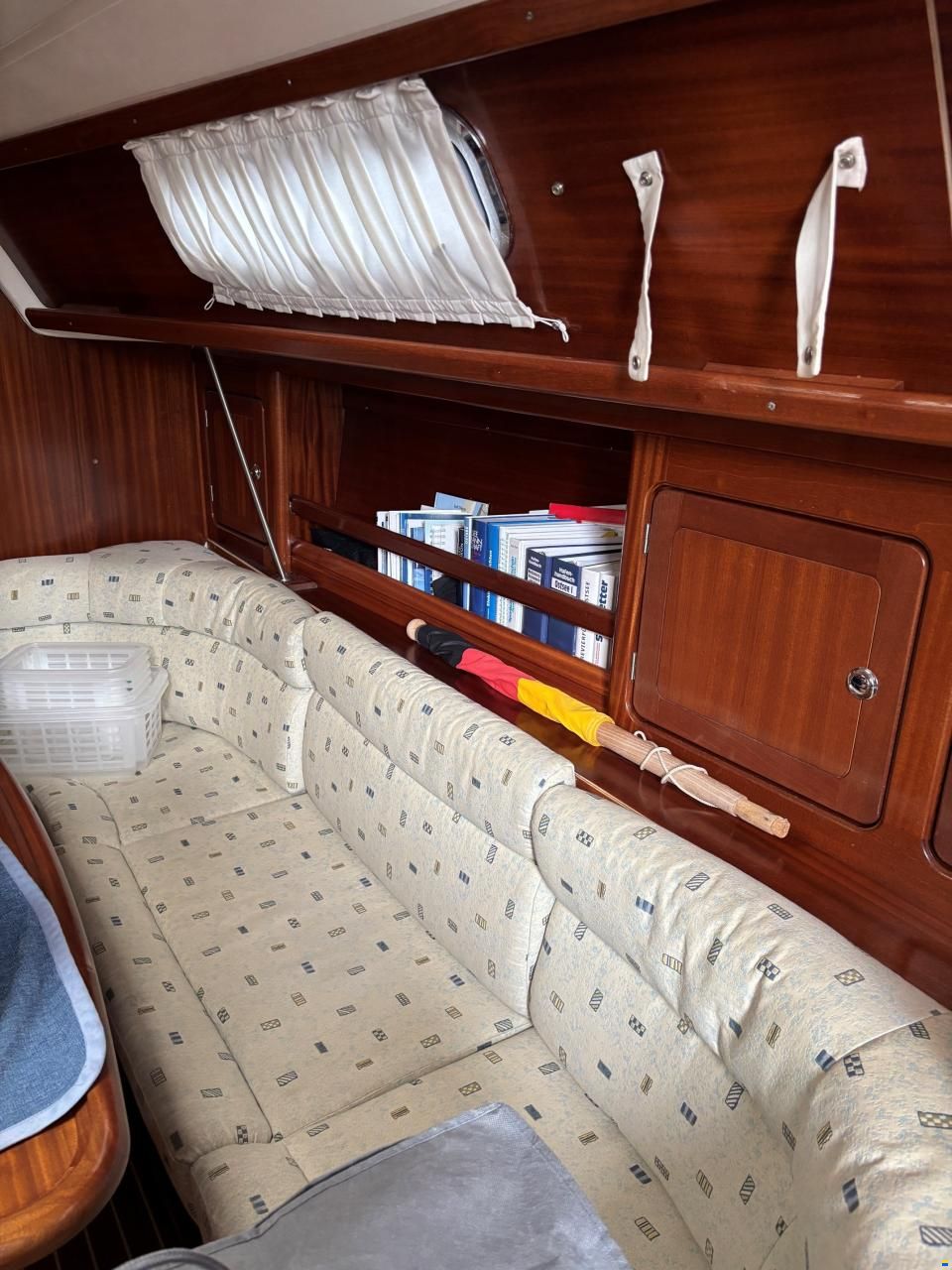 Bavaria 37