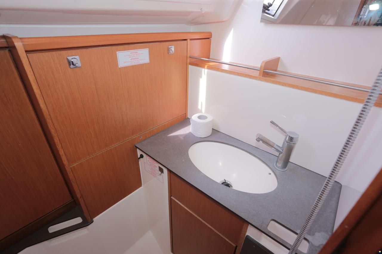 Bavaria Cruiser 37