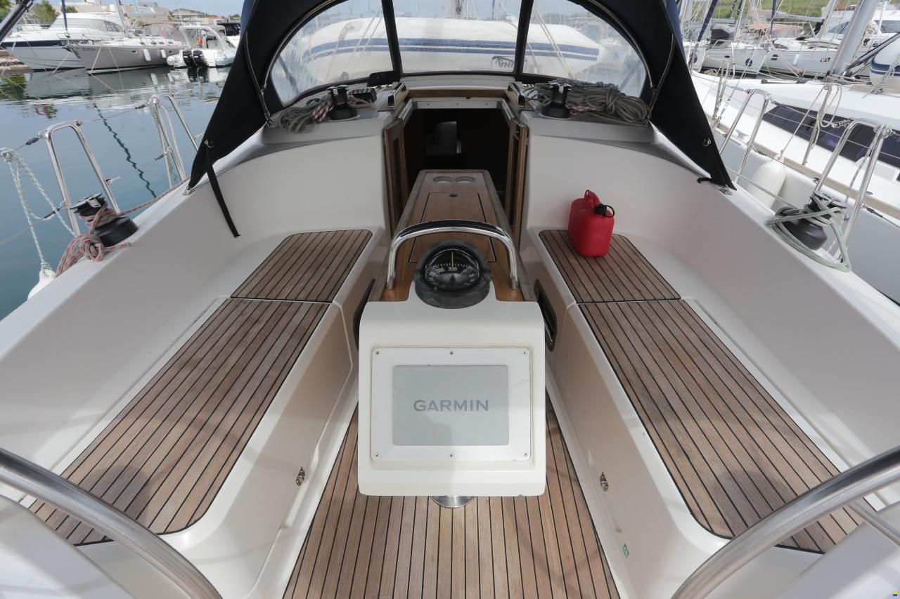 Bavaria Cruiser 37