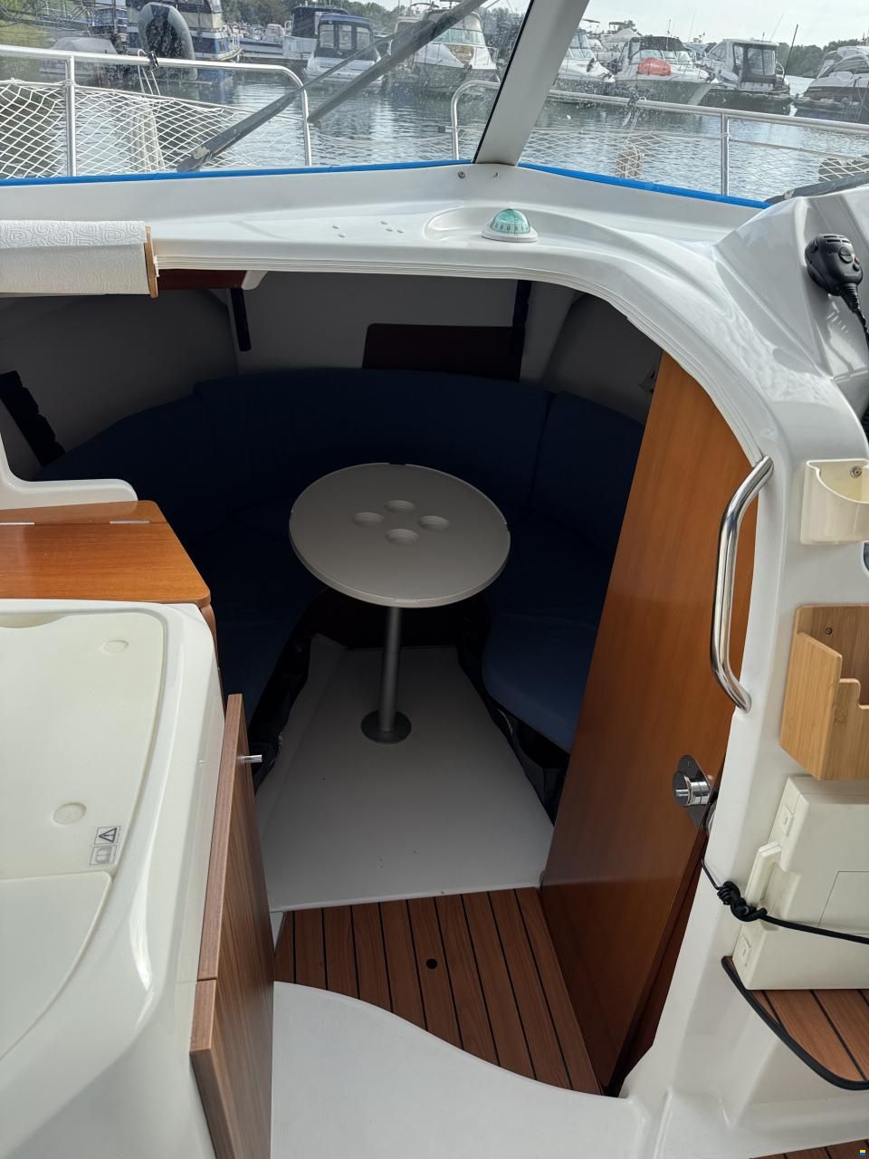 Beneteau Antares 7
