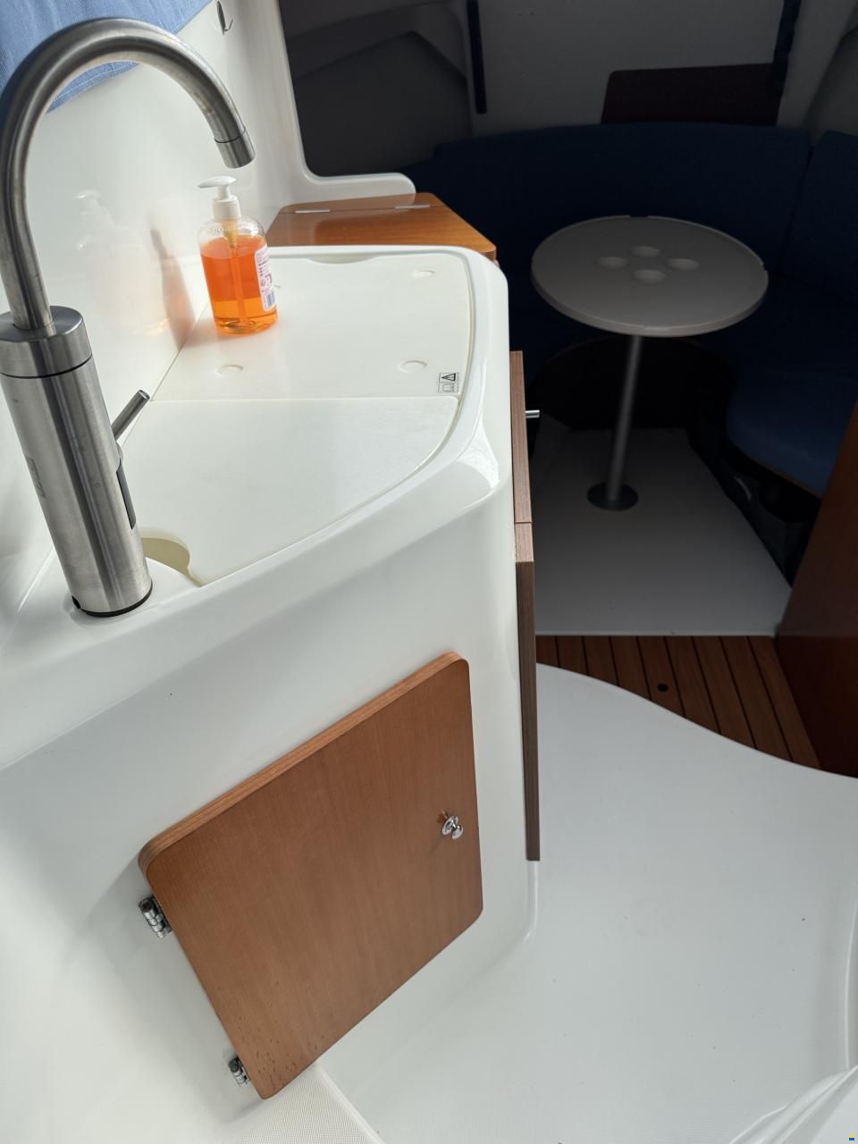 Beneteau Antares 7