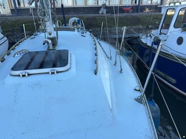 Contessa 28