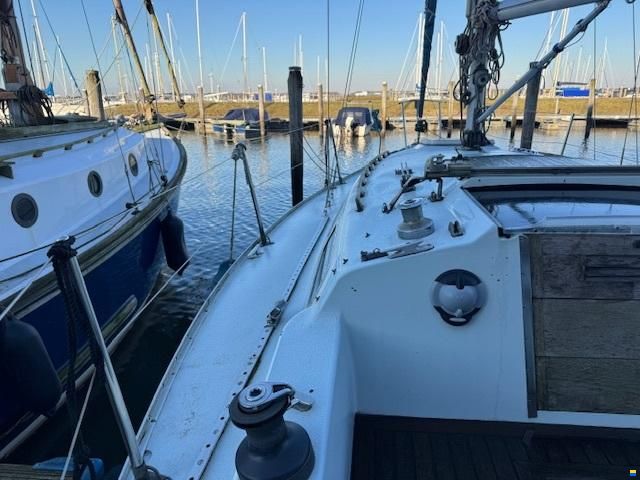 Contessa 28