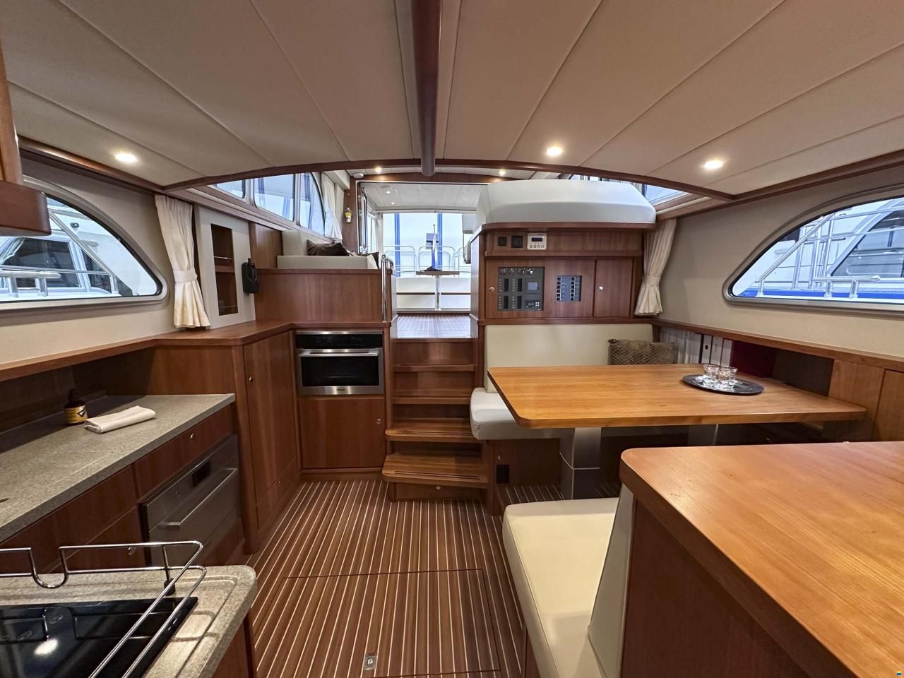 Linssen Grand Sturdy 470 Sedan Wheelhouse