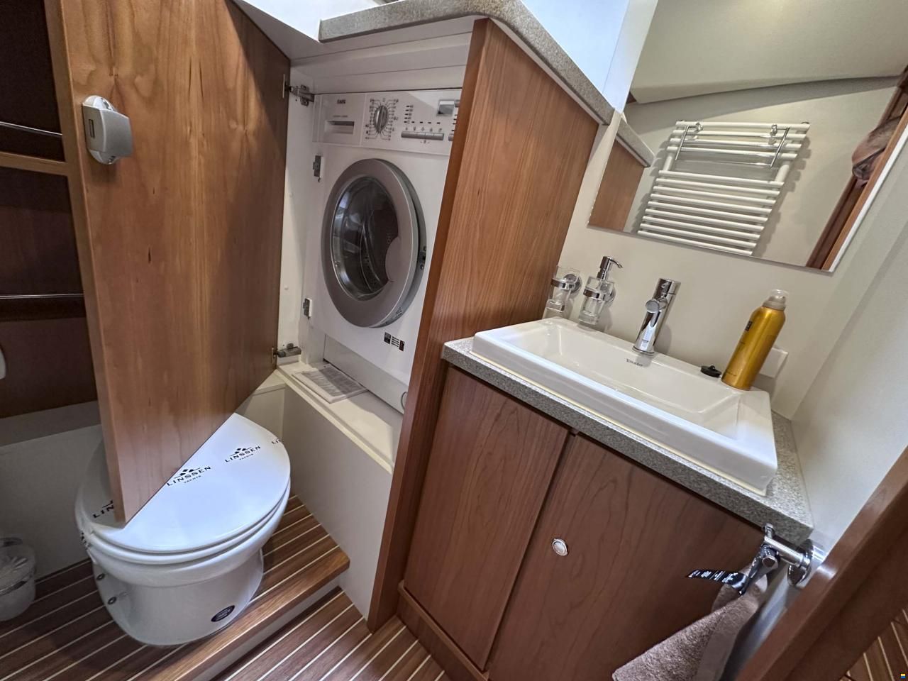 Linssen Grand Sturdy 470 Sedan Wheelhouse