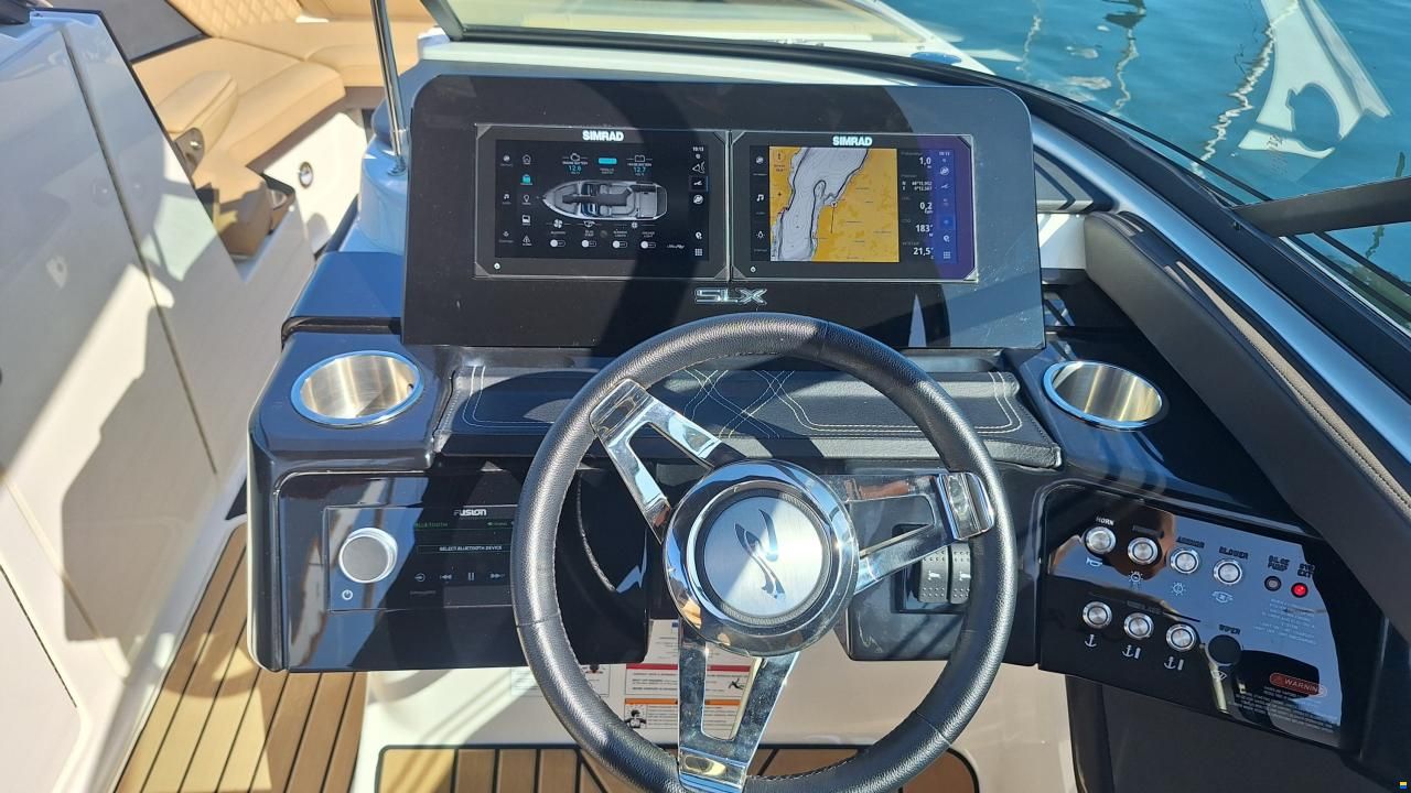 Sea Ray SLX 260 Surf