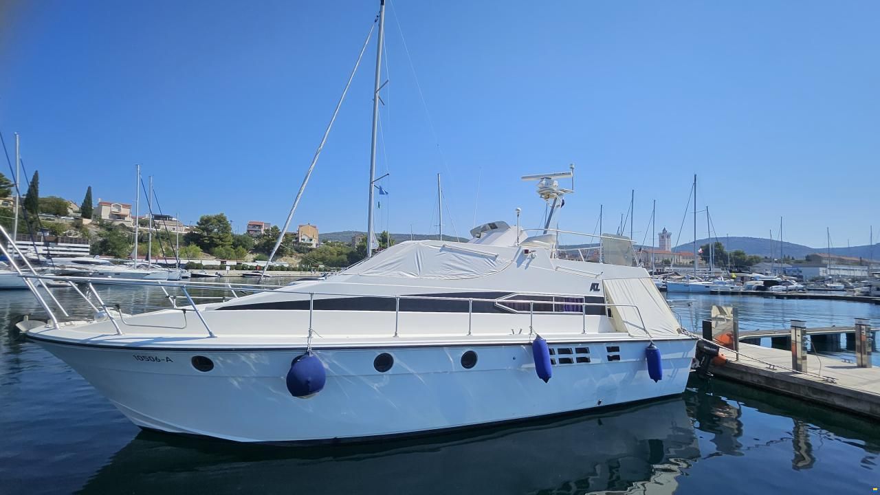 Azimut 38
