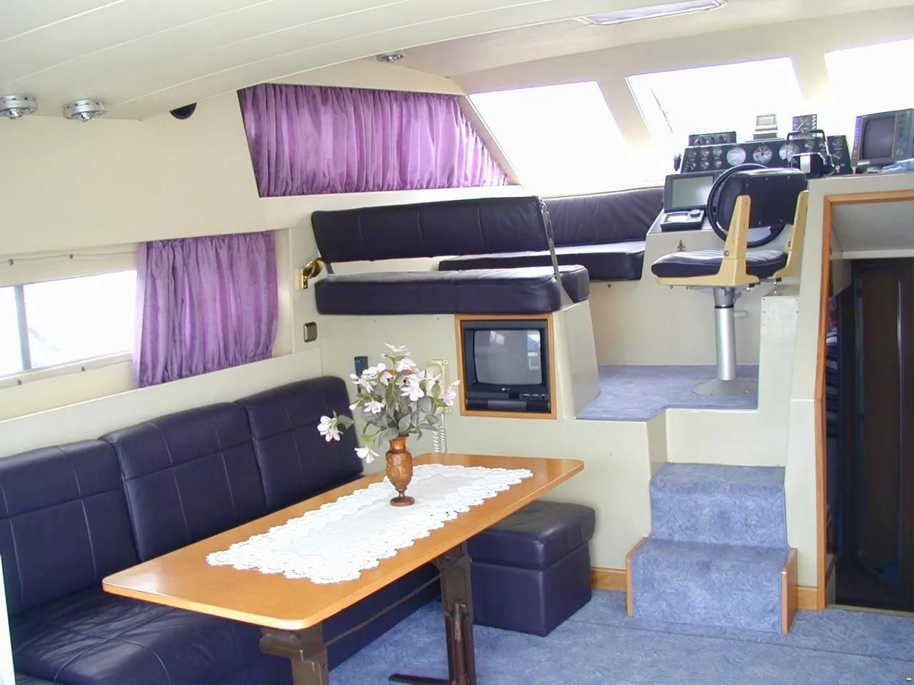 Azimut 38
