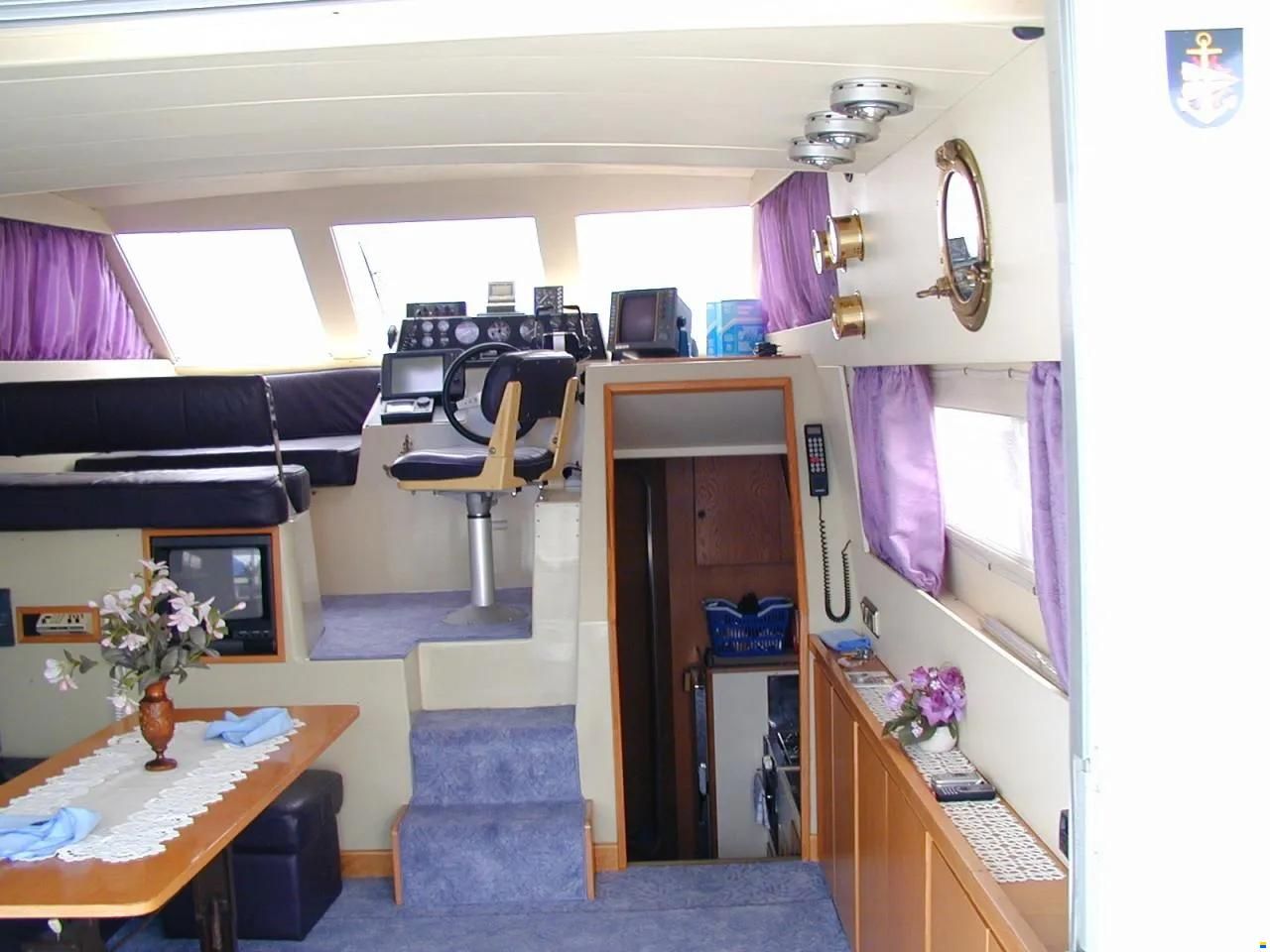 Azimut 38