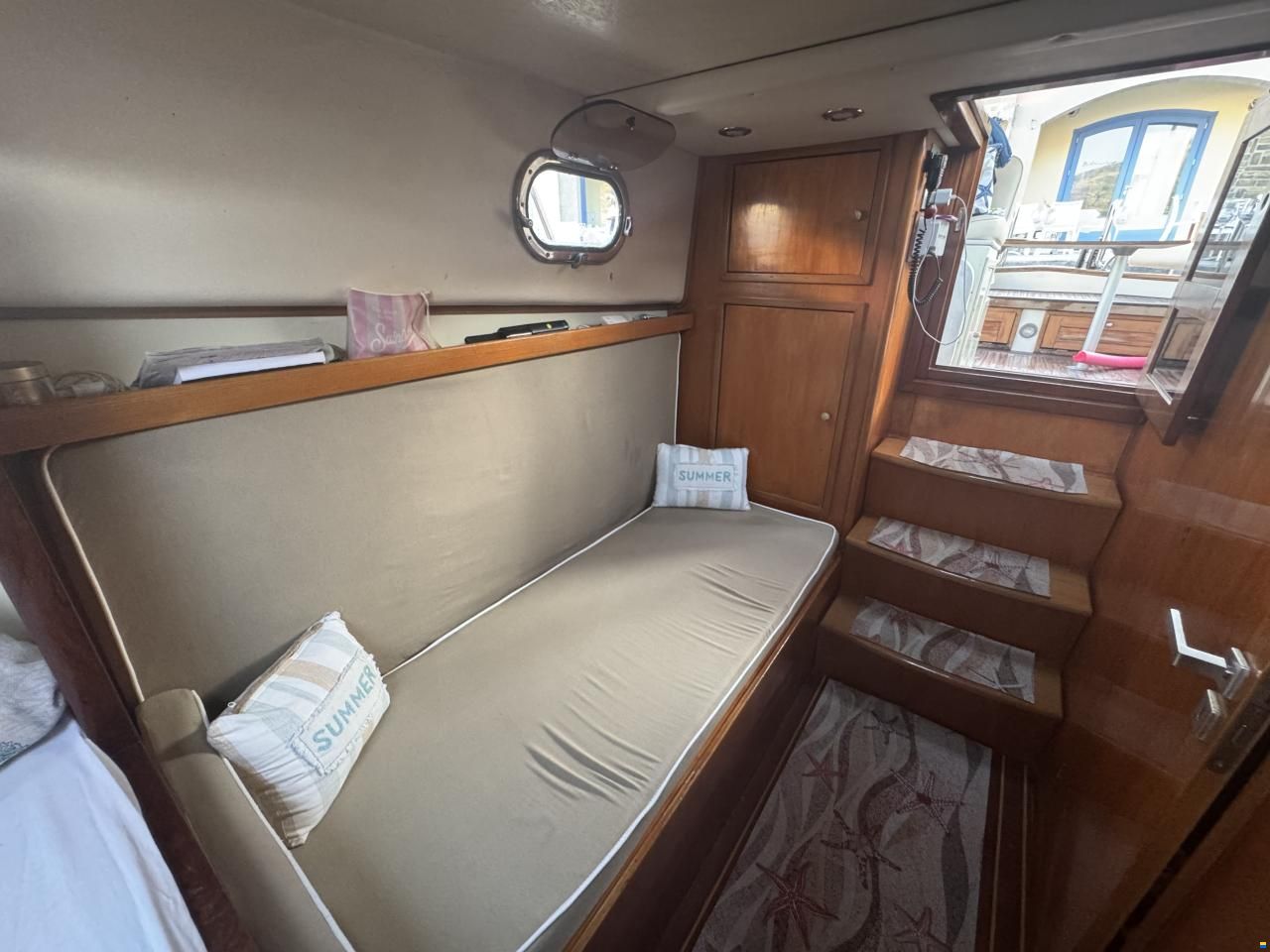 Aquamarine Yachts Acquamarina 9 cabin