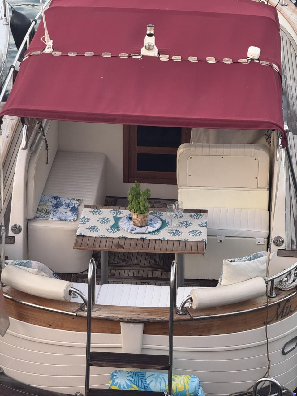 Aquamarine Yachts Acquamarina 9 cabin