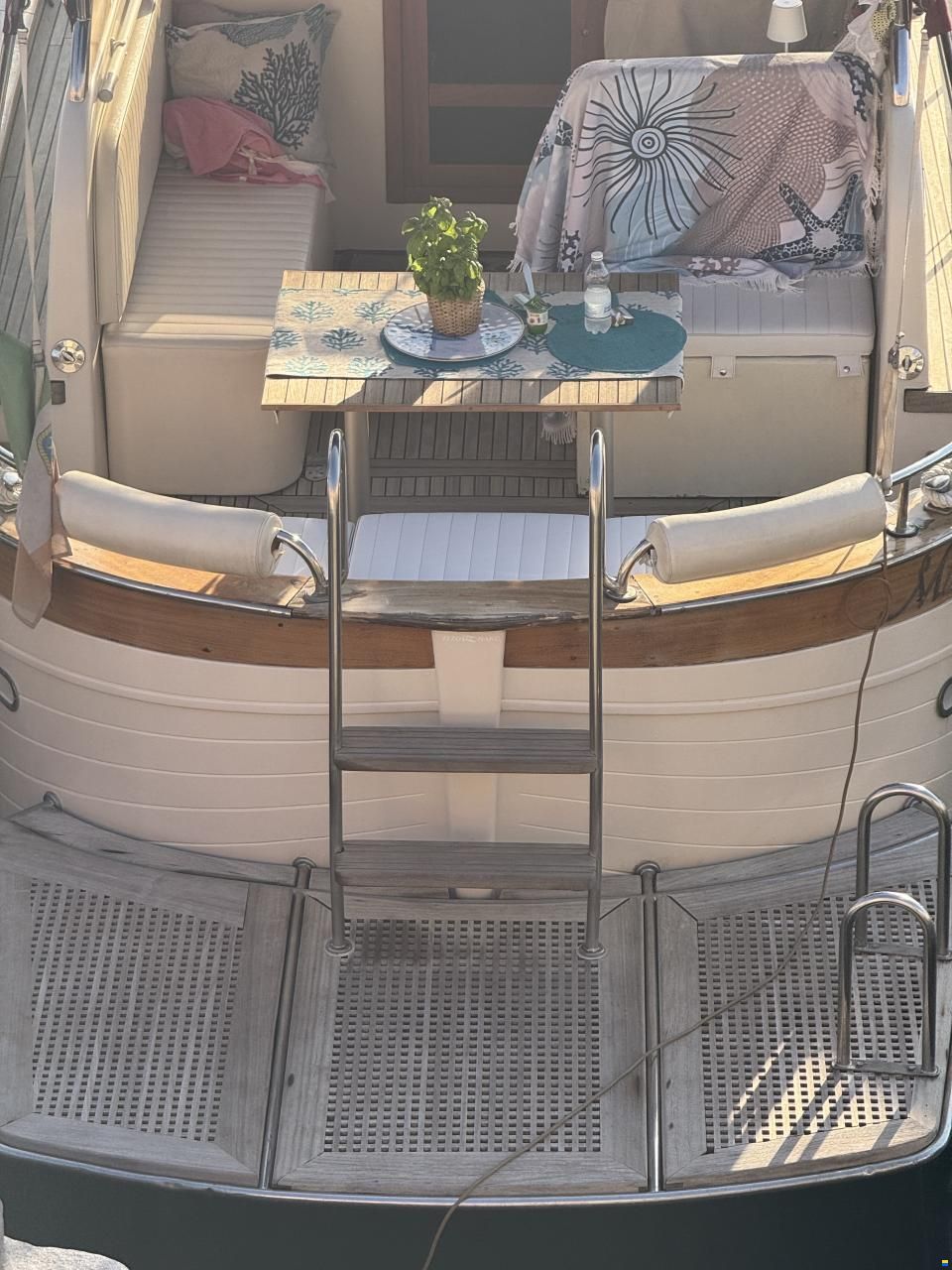 Aquamarine Yachts Acquamarina 9 cabin