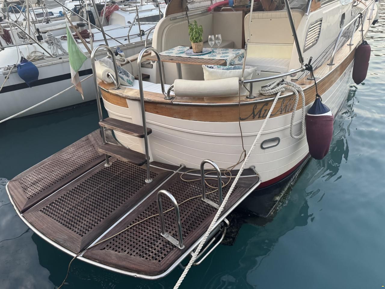 Aquamarine Yachts Acquamarina 9 cabin