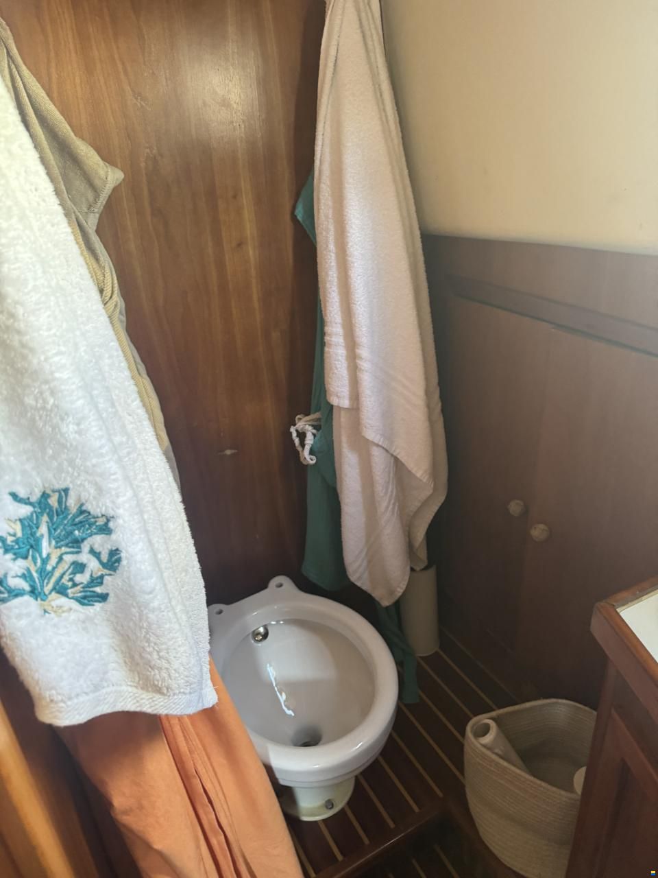 Aquamarine Yachts Acquamarina 9 cabin