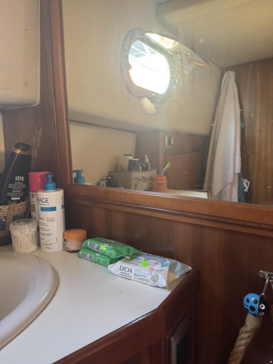 Aquamarine Yachts Acquamarina 9 cabin