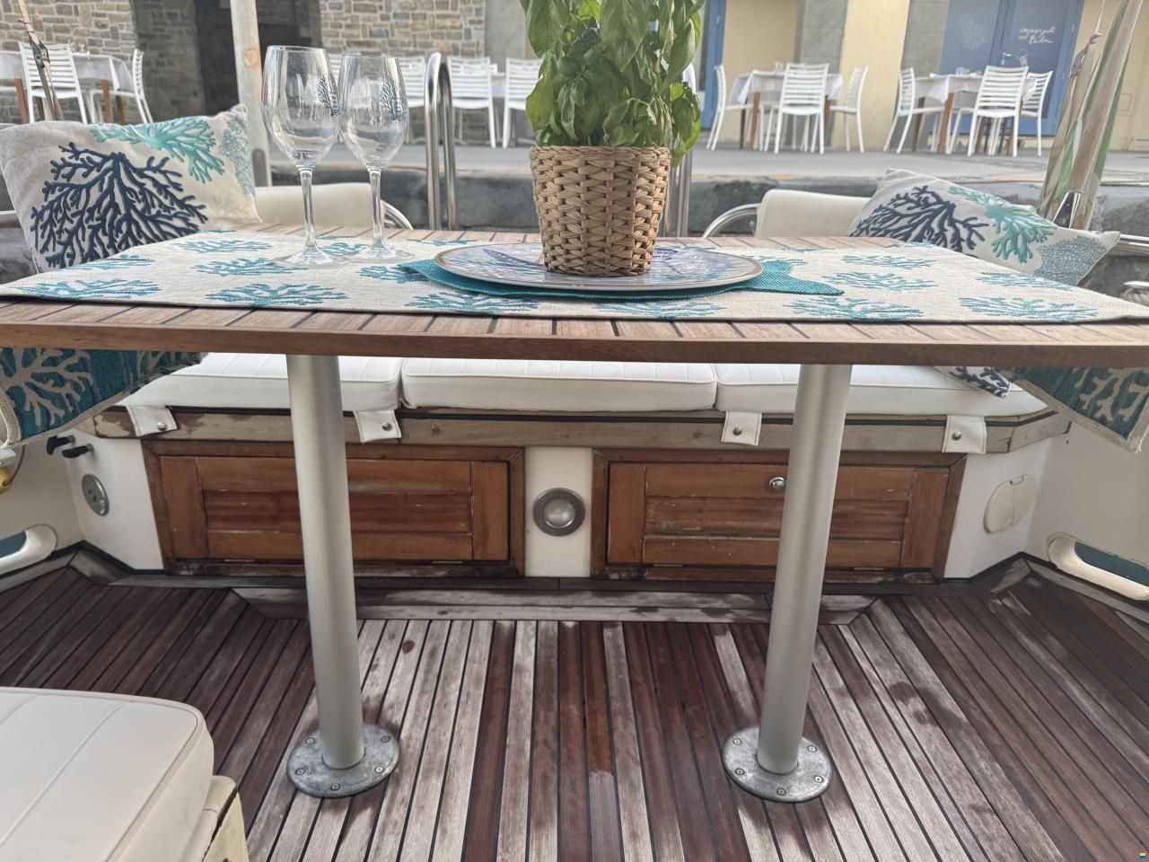 Aquamarine Yachts Acquamarina 9 cabin