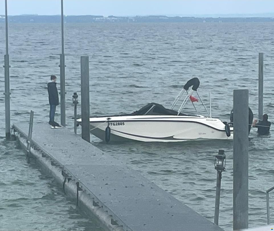 Quicksilver Axess 525