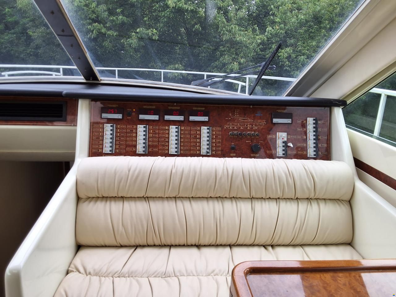Ferretti 43 Fly