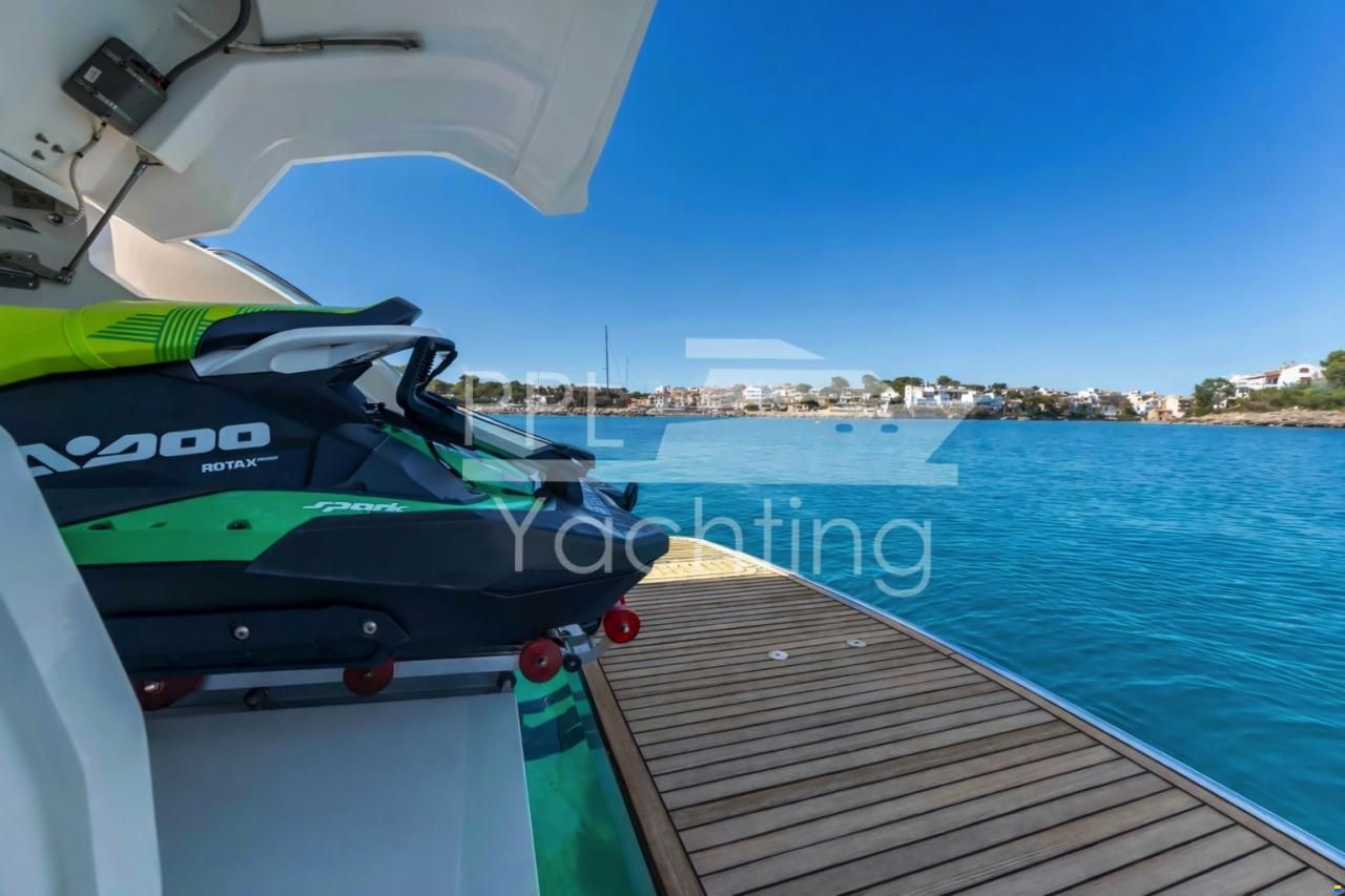 Princess V48 Open