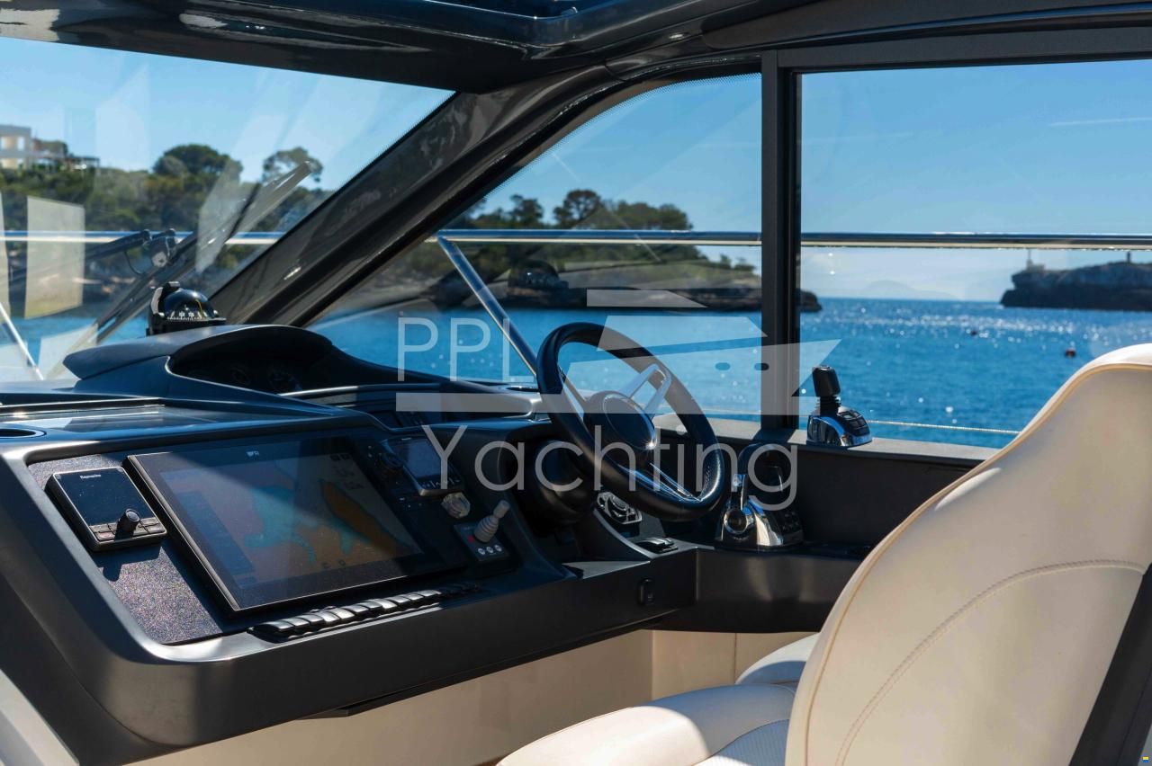 Princess V48 Open
