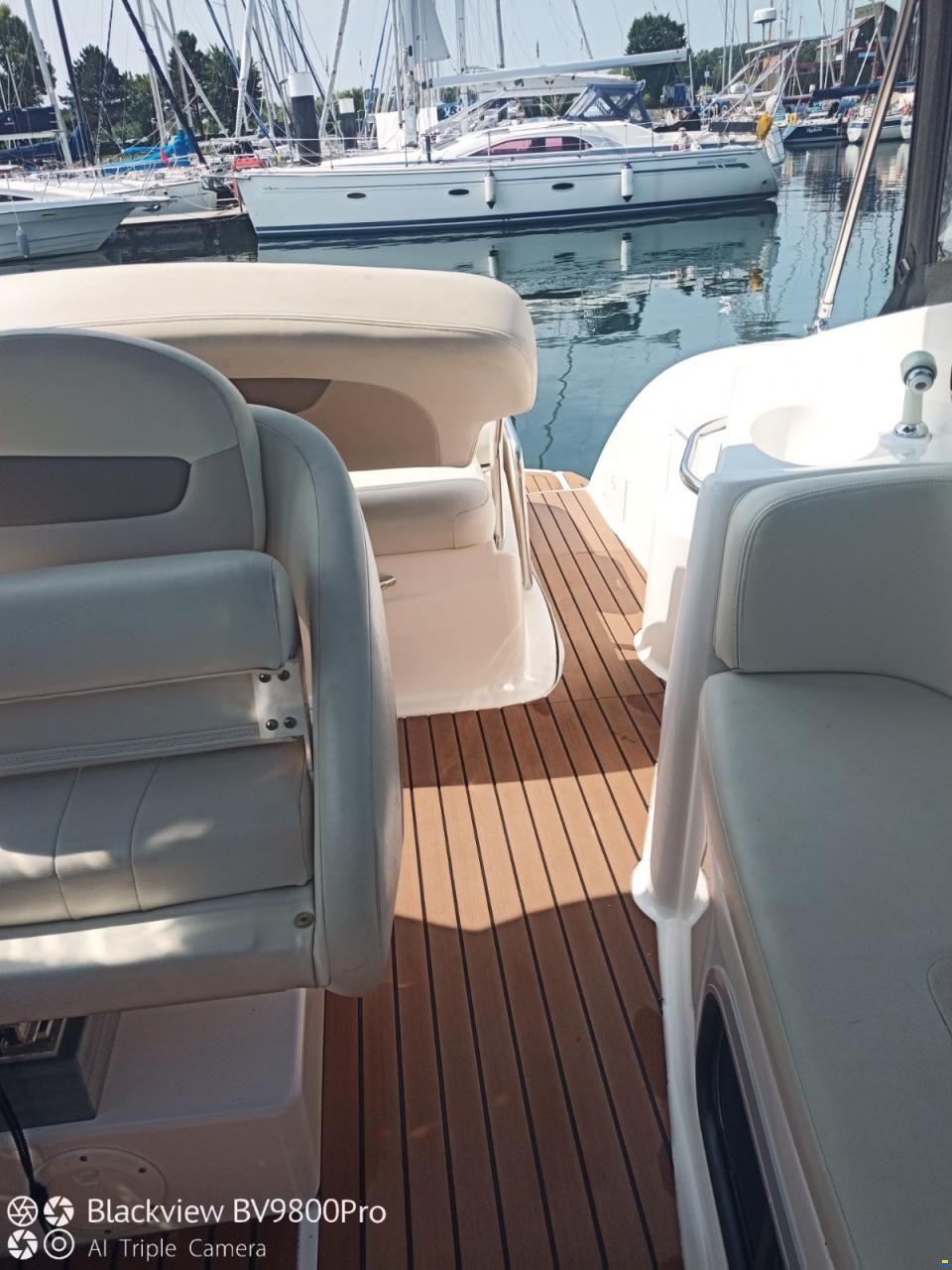 Chaparral 250 Signature