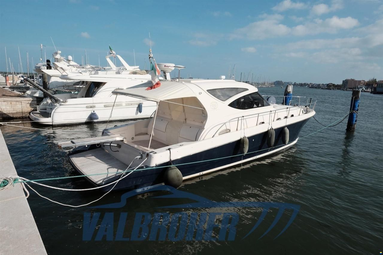 Cayman 43 WA