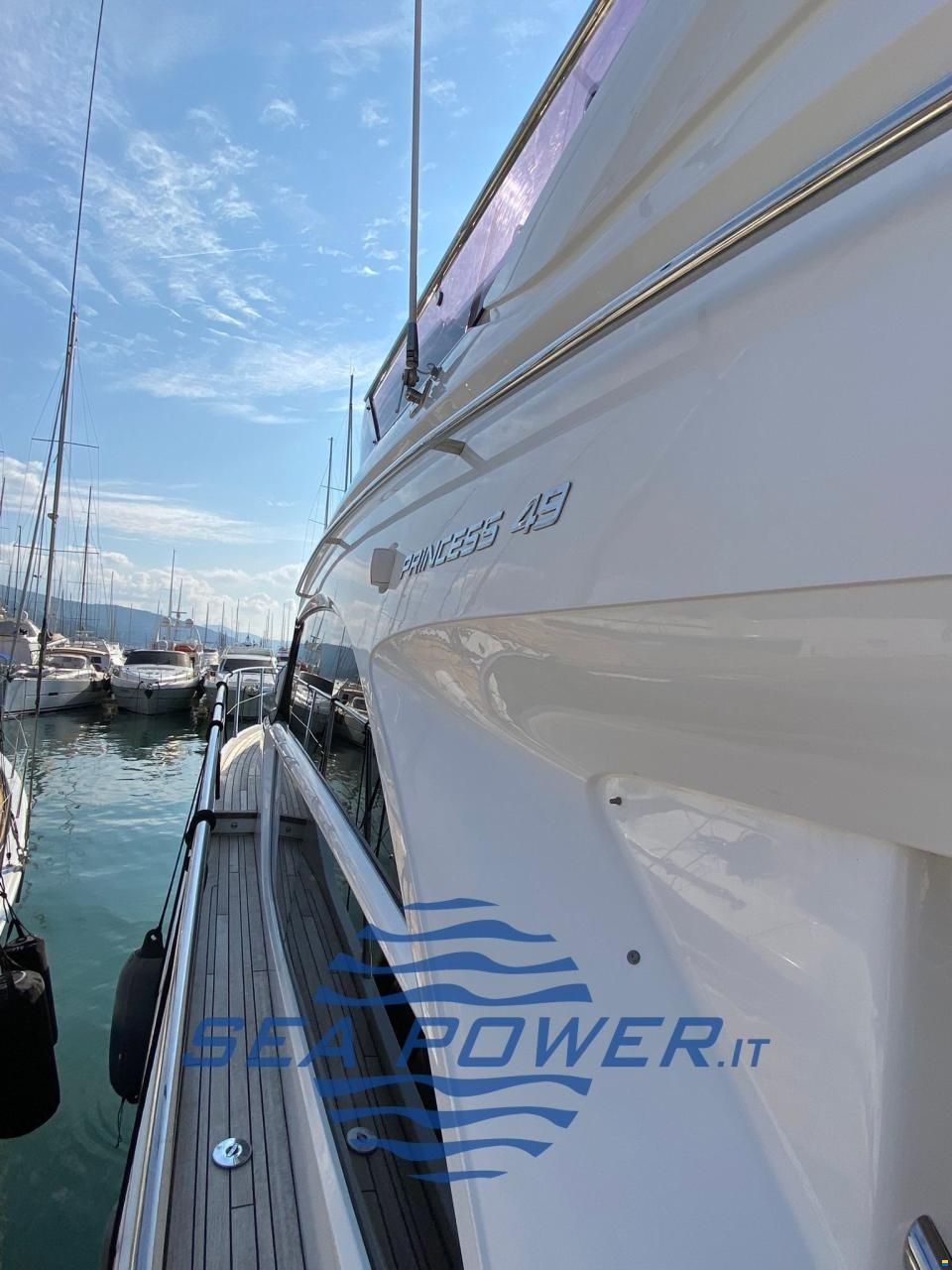 Princess Yachts. F 49