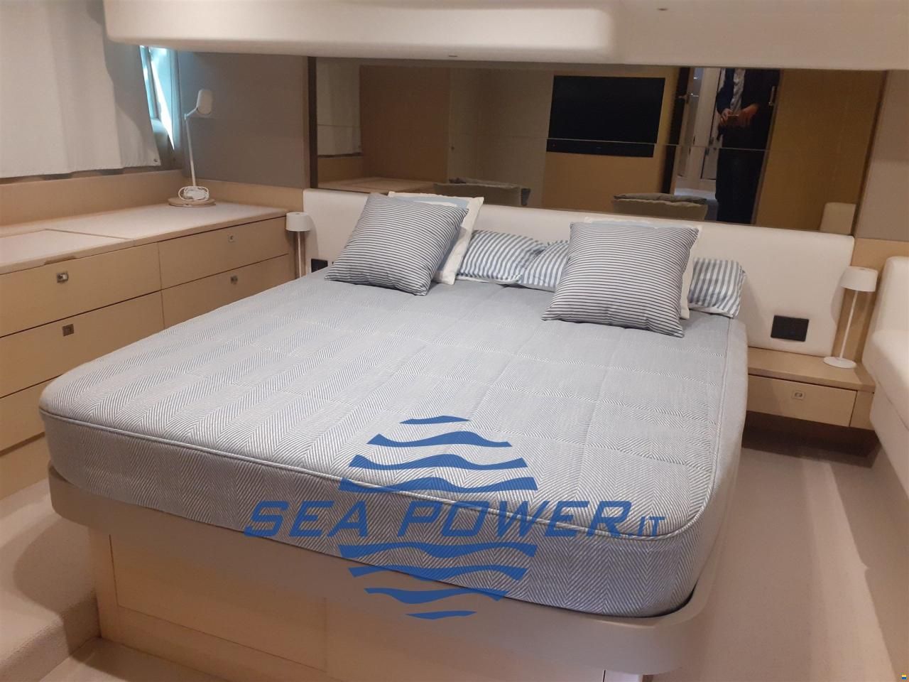 Princess Yachts. F 49