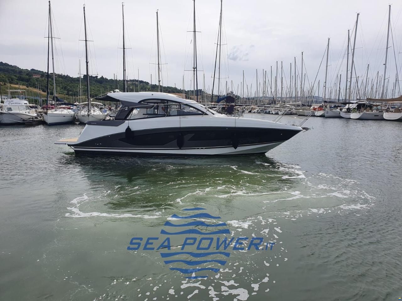 Beneteau. Gran Turismo 36