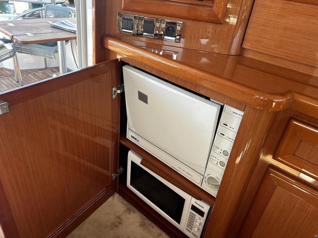 Beneteau swift Trawler 42
