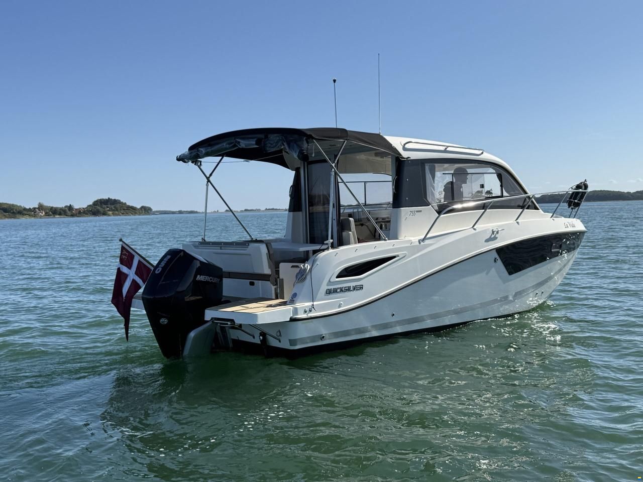 Quicksilver 755 Weekend
