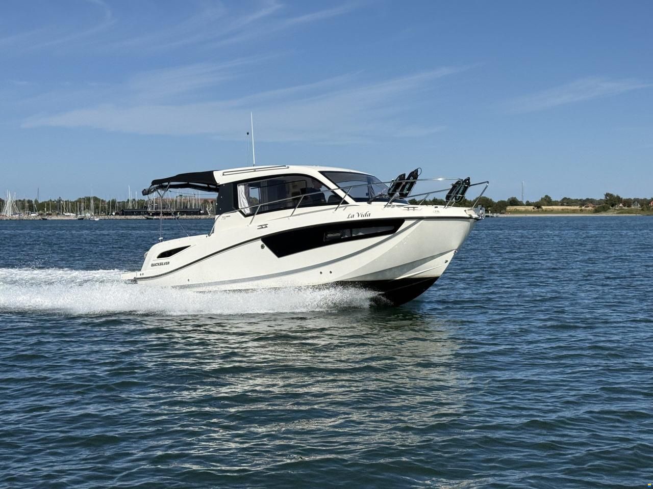 Quicksilver 755 Weekend