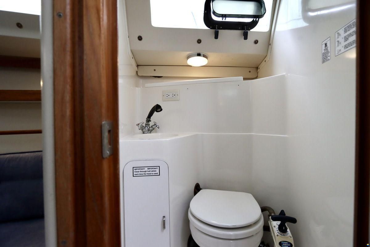 Catalina 270