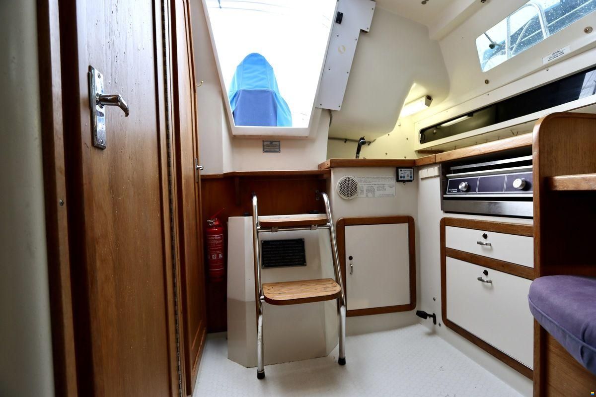 Catalina 270