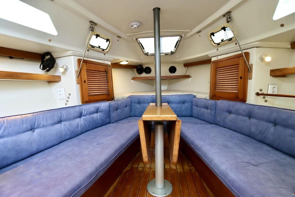 Catalina 270