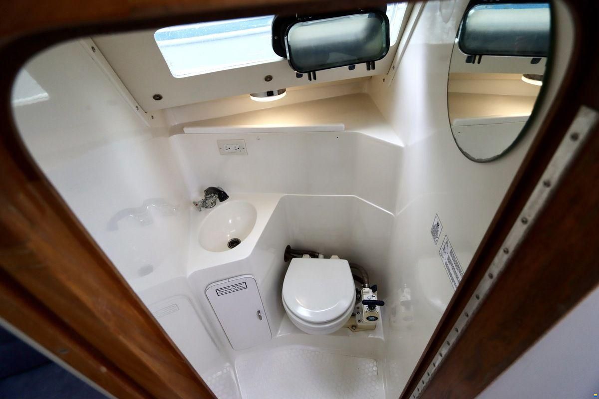 Catalina 270